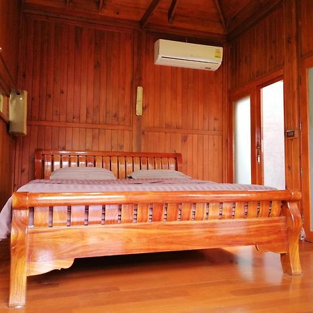 Отель Wood House Паттайя Экстерьер фото