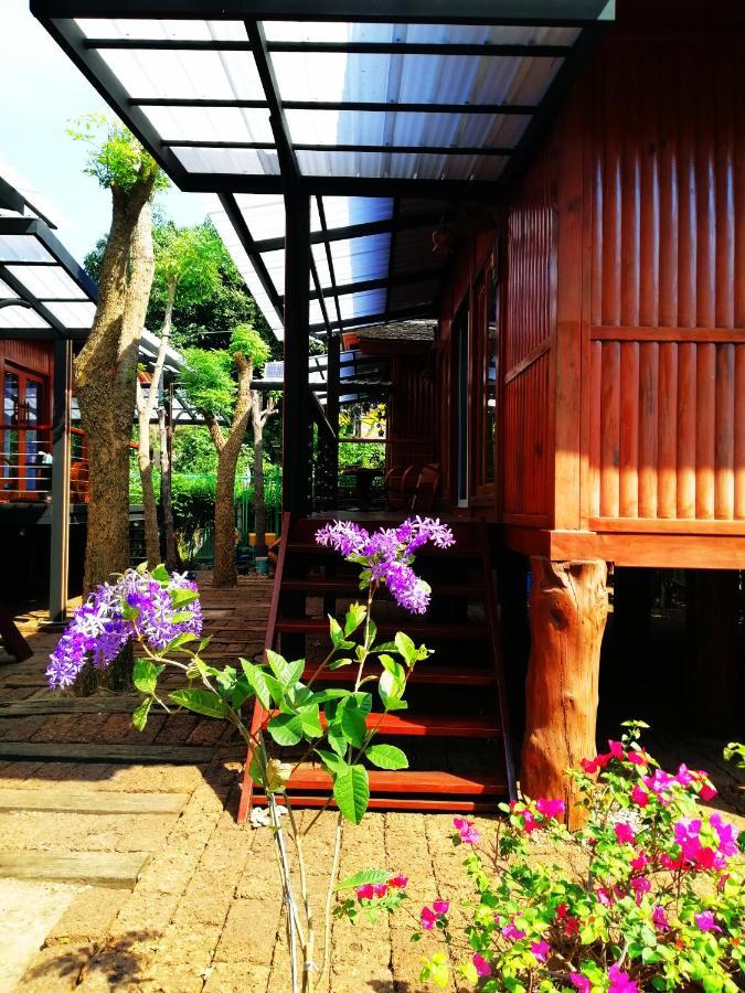 Отель Wood House Паттайя Экстерьер фото